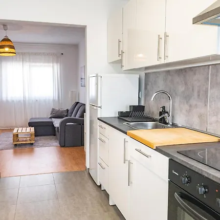 By Santa סנטה קרוז